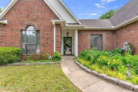 Exterior - 8574 Bell Brook Dr, Olive Branch, MS 38654 photo 3 of 4