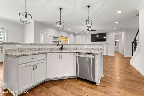 Kitchen - 726 Benton Dr, Nesbit, MS 38651 photo 1 of 2