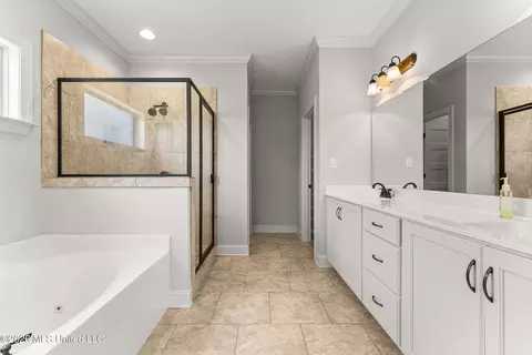 Entry Way - 726 Benton Dr, Nesbit, MS 38651 photo 1 of 2