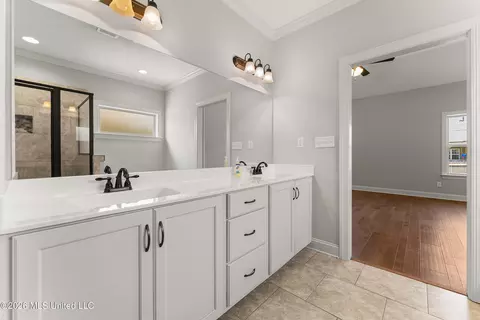 Entry Way - 726 Benton Dr, Nesbit, MS 38651 photo 2 of 2