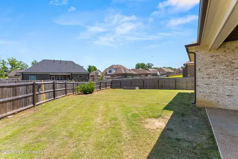 Exterior - 726 Benton Dr, Nesbit, MS 38651 photo 4 of 5