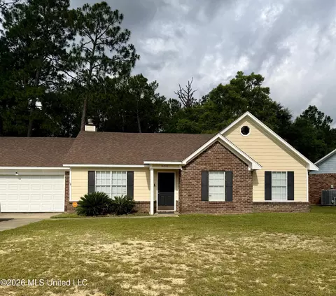 16500 Heatherwood Dr, Gulfport, MS 39503