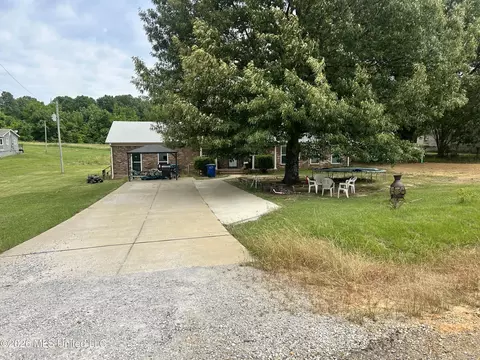 12150 Desoto Rd, Olive Branch, MS 38654