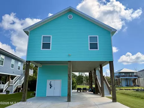 4082 Cardinal St, Bay Saint Louis, MS 39520