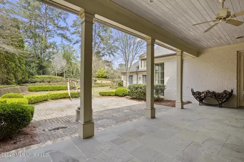Exterior - 2526 Honeysuckle Ln, Jackson, MS 39211 photo 6 of 22