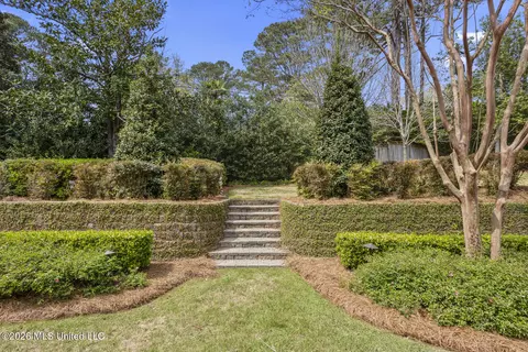 Exterior - 2526 Honeysuckle Ln, Jackson, MS 39211 photo 12 of 22
