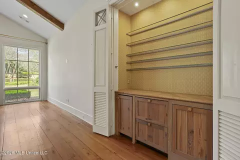 Other - 2526 Honeysuckle Ln, Jackson, MS 39211 photo 6 of 15