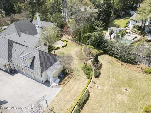 Exterior - 2526 Honeysuckle Ln, Jackson, MS 39211 photo 18 of 22