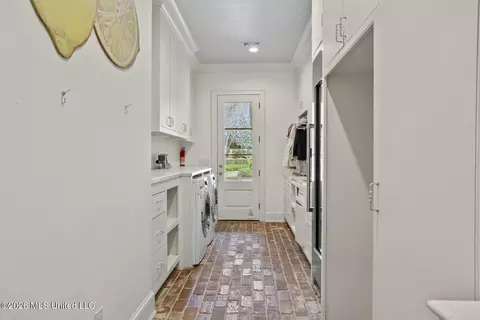 Other - 2526 Honeysuckle Ln, Jackson, MS 39211 photo 7 of 15