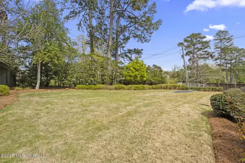 Exterior - 2526 Honeysuckle Ln, Jackson, MS 39211 photo 10 of 22