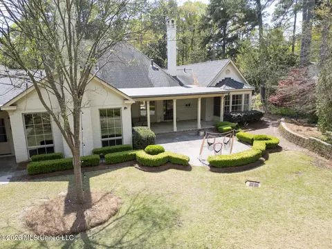 Exterior - 2526 Honeysuckle Ln, Jackson, MS 39211 photo 21 of 22