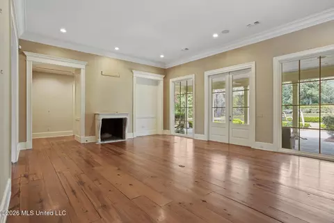 Living - 2526 Honeysuckle Ln, Jackson, MS 39211 photo 1 of 4