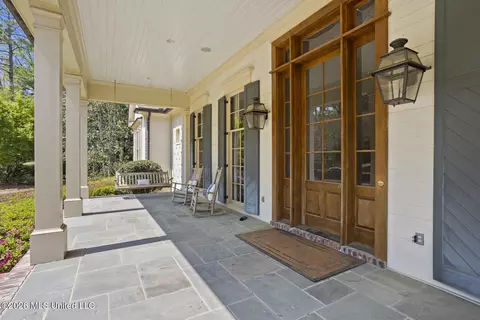 Exterior - 2526 Honeysuckle Ln, Jackson, MS 39211 photo 5 of 22