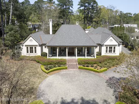 Exterior - 2526 Honeysuckle Ln, Jackson, MS 39211 photo 13 of 22