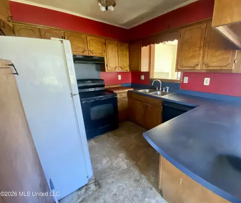 Kitchen - 176 Hancock Rd, Lucedale, MS 39452 photo 3 of 3