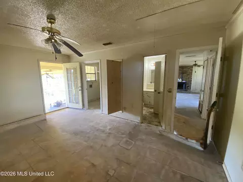 Living - 176 Hancock Rd, Lucedale, MS 39452 photo 3 of 4