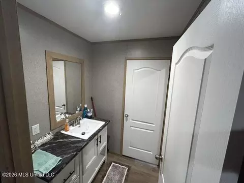 Bath - 2096 Swilley Rd, Wesson, MS 39191 photo 4 of 5