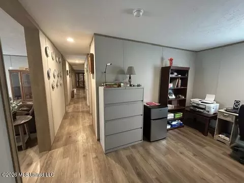 Entry Way - 2096 Swilley Rd, Wesson, MS 39191 photo 4 of 4