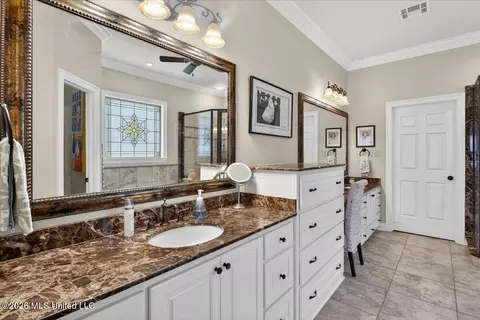 Bath - 1043 Stonegate Dr, Mccomb, MS 39648 photo 4 of 5