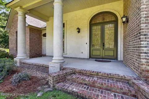Exterior - 1043 Stonegate Dr, Mccomb, MS 39648 photo 4 of 7