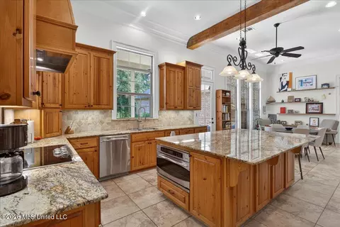 Kitchen - 1043 Stonegate Dr, Mccomb, MS 39648 photo 3 of 3