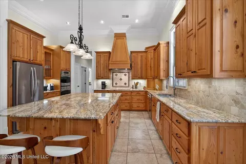 Kitchen - 1043 Stonegate Dr, Mccomb, MS 39648 photo 2 of 3