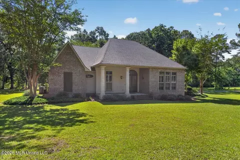 Exterior - 1043 Stonegate Dr, Mccomb, MS 39648 photo 2 of 7