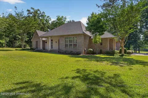 Exterior - 1043 Stonegate Dr, Mccomb, MS 39648 photo 3 of 7