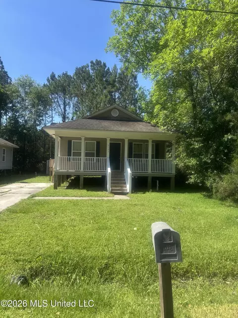 6133 W Clay St, Bay Saint Louis, MS 39520