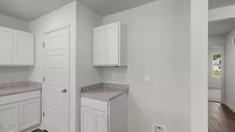 Entry Way - 240 Raulston Dr, Byram, MS 39272 photo 7 of 8