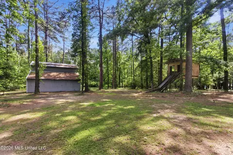 Exterior - 1152 E Robb St #E, Summit, MS 39666 photo 8 of 11