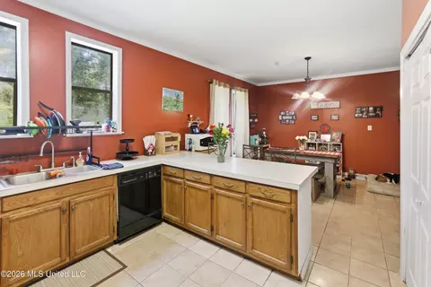 Kitchen - 1152 E Robb St #E, Summit, MS 39666 photo 2 of 2