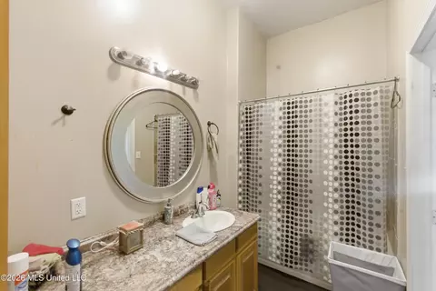 Bath - 1152 E Robb St #E, Summit, MS 39666 photo 4 of 4