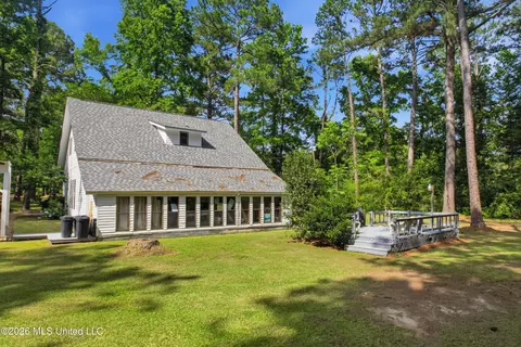 Exterior - 1152 E Robb St #E, Summit, MS 39666 photo 2 of 11