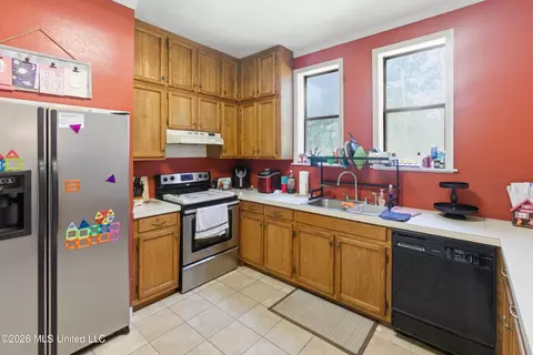 Kitchen - 1152 E Robb St #E, Summit, MS 39666 photo 1 of 2