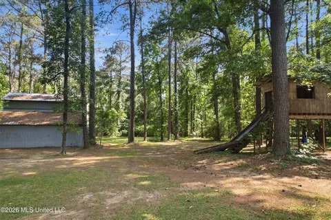Exterior - 1152 E Robb St #E, Summit, MS 39666 photo 7 of 11