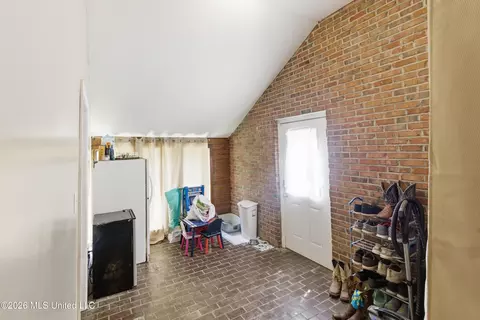 Entry Way - 1152 E Robb St #E, Summit, MS 39666 photo 1 of 2