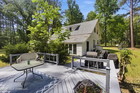 Exterior - 1152 E Robb St #E, Summit, MS 39666 photo 3 of 11