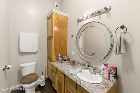 Bath - 1152 E Robb St #E, Summit, MS 39666 photo 3 of 4