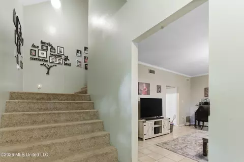 Entry Way - 1152 E Robb St #E, Summit, MS 39666 photo 2 of 2