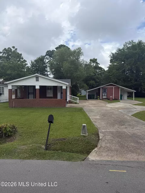 5137 Community Ave, Moss Point, MS 39563