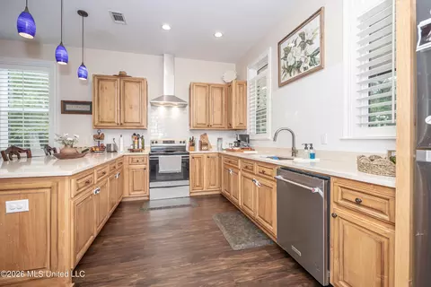 Kitchen - 2000 River Bluffs Dr, Vancleave, MS 39565 photo 2 of 7