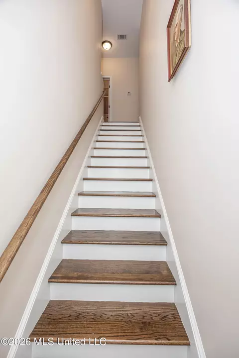 Entry Way - 2000 River Bluffs Dr, Vancleave, MS 39565 photo 3 of 5