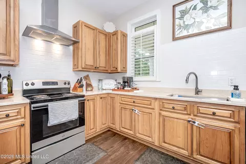 Kitchen - 2000 River Bluffs Dr, Vancleave, MS 39565 photo 4 of 7