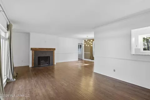 Living - 4014 Oakridge Dr, Jackson, MS 39216 photo 1 of 7
