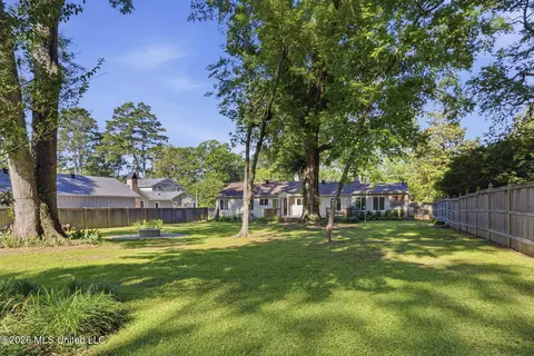 Exterior - 4014 Oakridge Dr, Jackson, MS 39216 photo 7 of 7