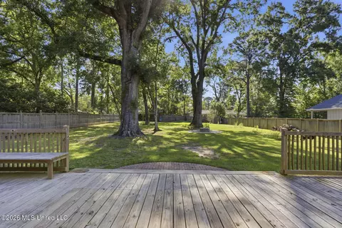 Exterior - 4014 Oakridge Dr, Jackson, MS 39216 photo 2 of 7