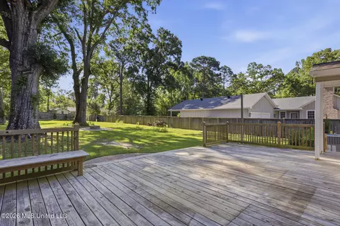 Exterior - 4014 Oakridge Dr, Jackson, MS 39216 photo 3 of 7