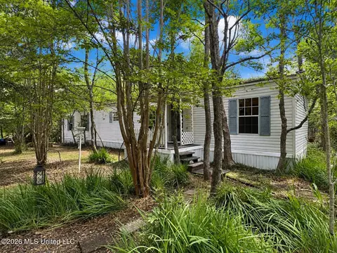 18572 Palmer Creek Dr, Saucier, MS 39574