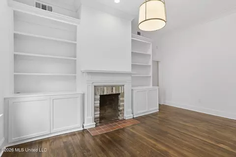 Living - 820 Fairview St, Jackson, MS 39202 photo 3 of 3